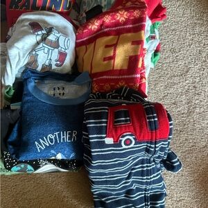 Bundle of 16 pajamas sets